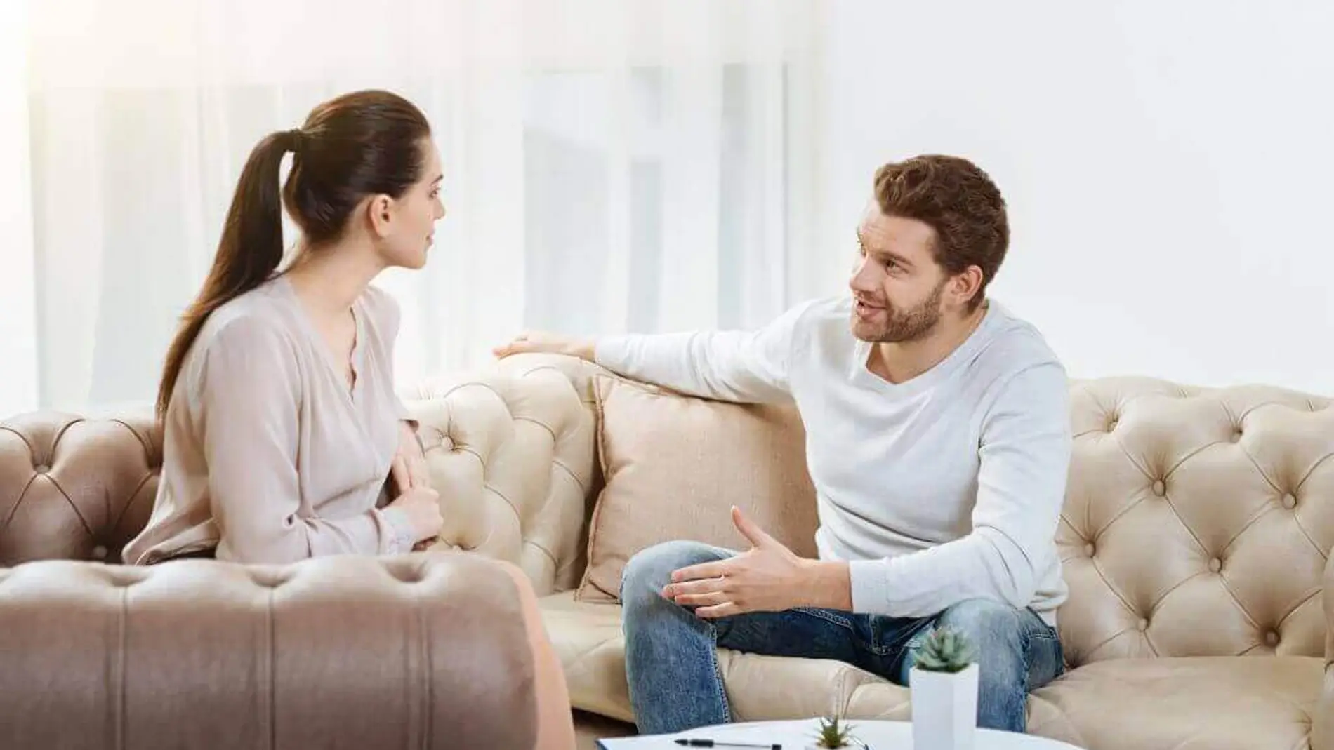 La conversación que deberían tener todas las parejas antes de casarse, según expertos en divorcios