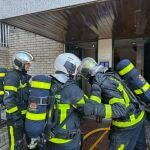 Sucesos.- Cuatro atendidos en un aparatoso incendio de una vivienda en Leganés