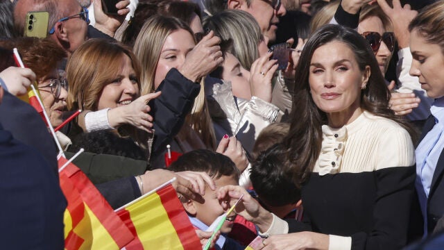 El look de la Reina Letizia en Murcia.
