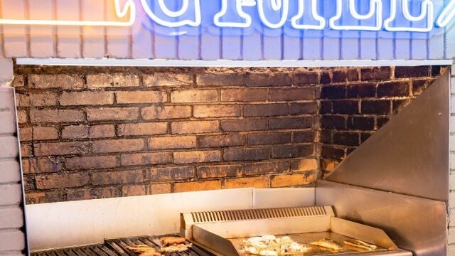 Descubre el buffet libre más popular de Canarias, con platos tradicionales y sabor local 