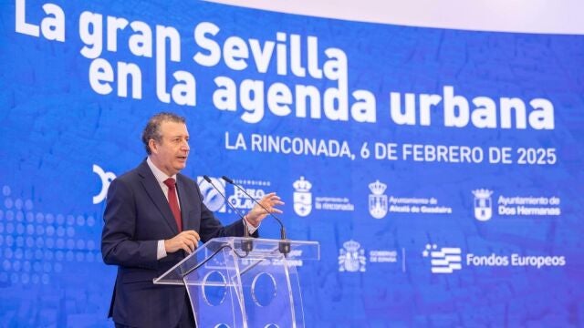 El presidente de la Diputación de Sevilla, Javier Fernández