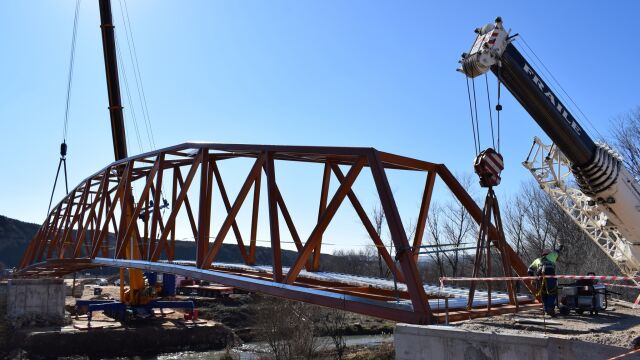 El puente que Amazon ha levantado sobre el río Henares