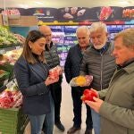 La consejera Sara Rubira en un supermercado de Berlín donde se comercializan productos hortofrutícolas de la Región de Murcia