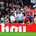 Encuentro de liga entre el Real Madrid y al Atletico de Madrid. © Jesús G. Feria.