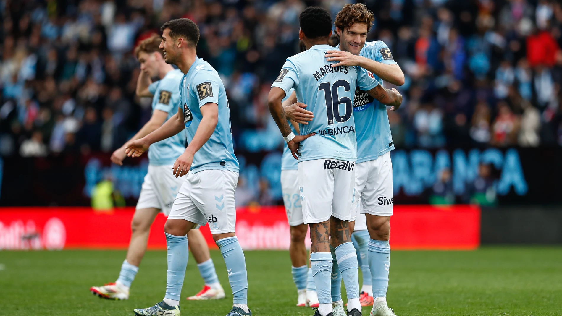 Players of Celta de Vigo celebrate after winning the Spanish league, La Liga EA Sports, football match played between Celta de Vigo and Real Betis Balompie at Balaidos stadium on February 8, 2025 in Vigo, Pontevedra, Spain. AFP7 08/02/2025 ONLY FOR USE IN SPAIN