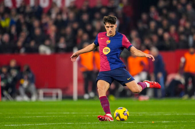 Pau Cubarsí renueva con el FC Barcelona con cláusula 'anti-jeques'