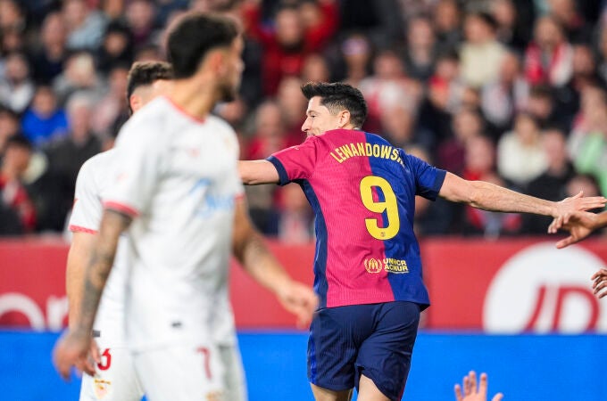 El FC Barcelona renueva a Robert Lewandowski
