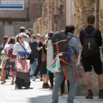 Así es el comedor social de monjas en Barcelona que da de comer a 400 personas al día en pleno corazón del Raval