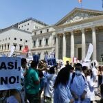 Manifestación de sanitarios contra el sistema impuesto por el ministerio para elegir las plazas de formación sanitaria especializada.