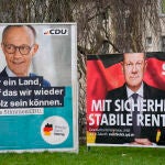 Carteles electorales de Friedrich Merz (CDU) y Olaf Scholz (SPD) en Dortmund (Renania del Norte-Westfalia)