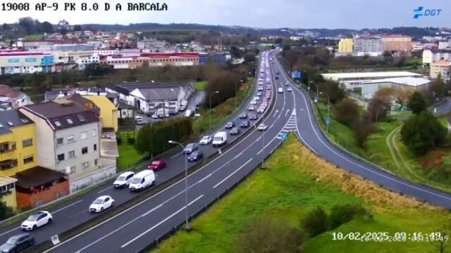 Un accidente provocado por la irrupción de un jabalí causa retenciones en la AP-9 a la altura de Cambre (A Coruña)