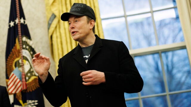 US President Trump Meets with Elon Musk in Oval Office