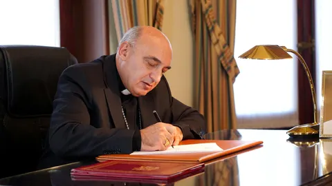 Arzobispo de Valencia admite la renuncia del director del COF denunciado por terapias de conversión y paraliza el centro