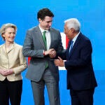 El primer ministro canadiense, Justin Trudeau, junto a a Ursula von der Leyen y Antonio Costa, en Bruselas