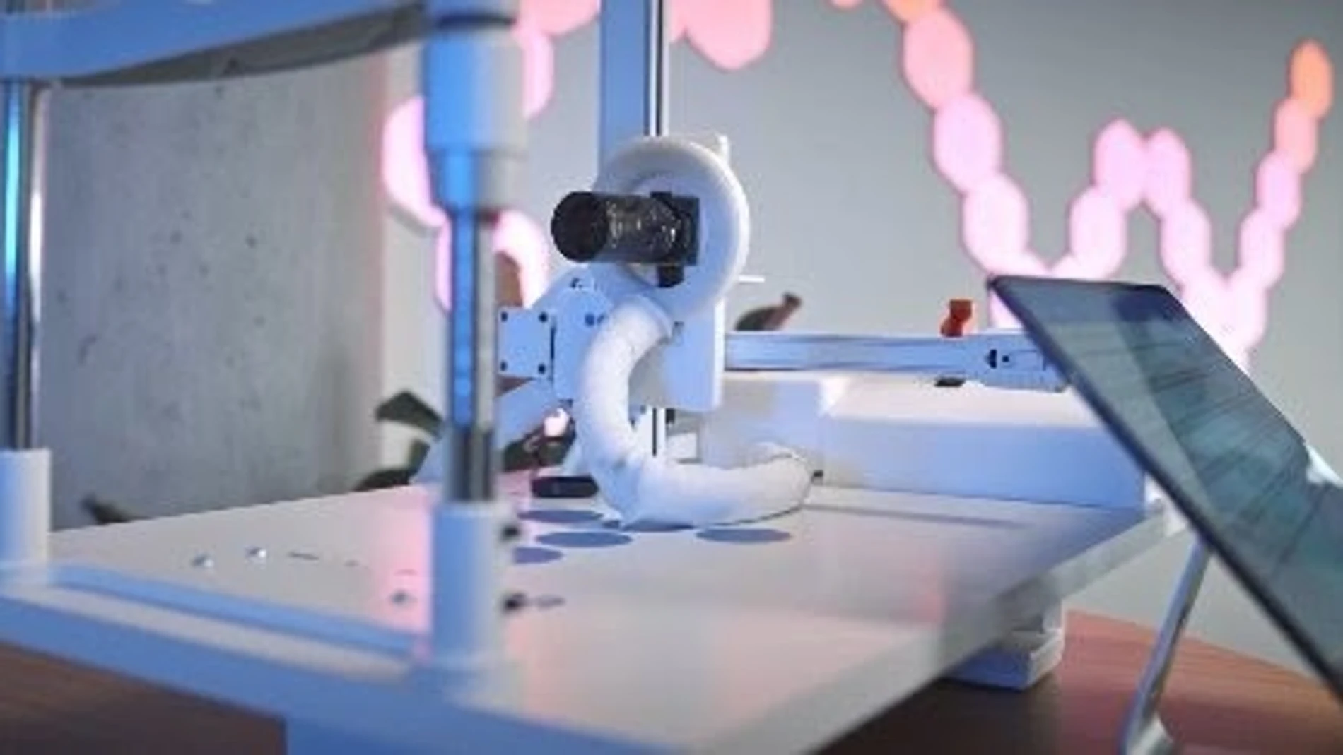 (Foto de ARCHIVO) El dispositivo 'CatEye' para detectar si pacientes con cataratas deben operarse o no REMITIDA / HANDOUT por TELEFÓNICA Fotografía remitida a medios de comunicación exclusivamente para ilustrar la noticia a la que hace referencia la imagen, y citando la procedencia de la imagen en la firma 01/01/1970