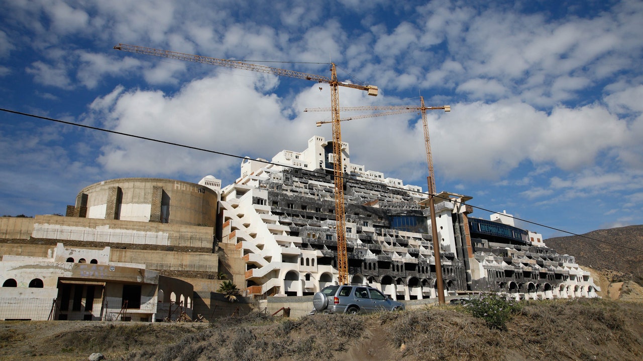 El Gobierno rechaza el recurso de Azata contra la expropiación parcial de los suelos del hotel del Algarrobico
