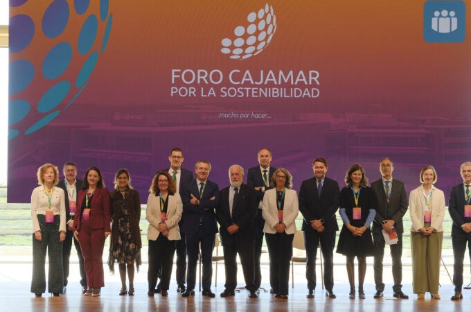 Directivos de Cajamar y los principales responsables de empresas líderes y expertos en el Foro de la entidad