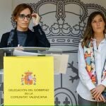 La ministra de Sanidad, Mónica García, y Belén González, comisionada de Salud Mental