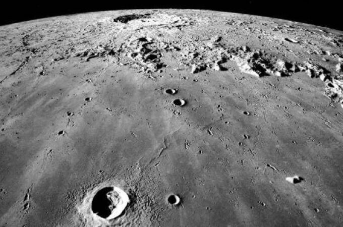 Qué sucedería si el asteroide YR4 impacta en la Luna en lugar de contra la Tierra.