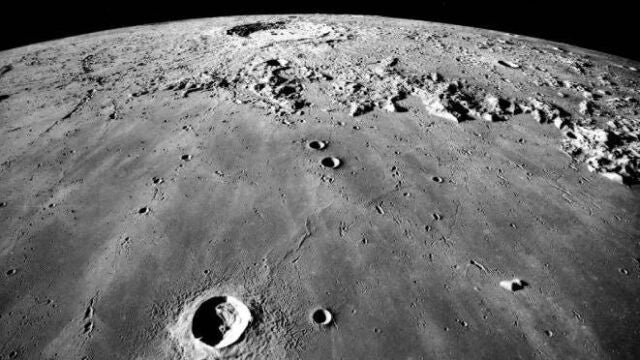 Qué sucedería si el asteroide YR4 impacta en la Luna en lugar de contra la Tierra.