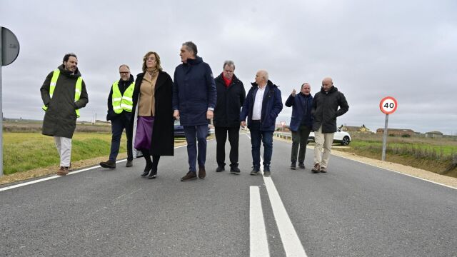 La presidenta de la Diputación de Palencia, Ángeles Armisén, visita los trabajos de la infraestructura