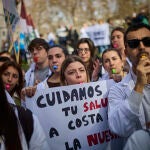 Los sindicatos médicos se manifiestan este jueves ante el Ministerio de Sanidad para exigir un estatuto propio