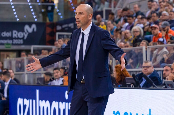 Joan Peñarroya se lamenta durante el partido ante el La Laguna Tenerife
