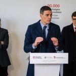 Sánchez destaca la bajada de la población en riesgo de pobreza en España: "Queda mucho por hacer, pero avanzamos"