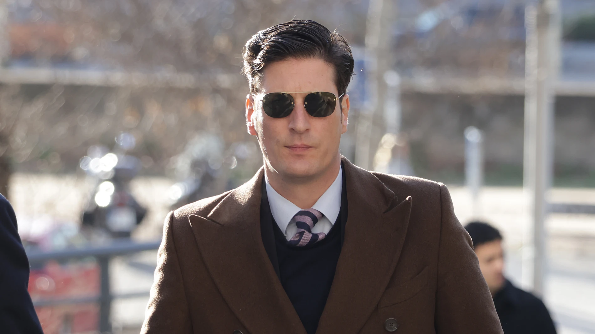 La sobriedad con guiño excéntrico en la segunda visita de Luis Medina a ...