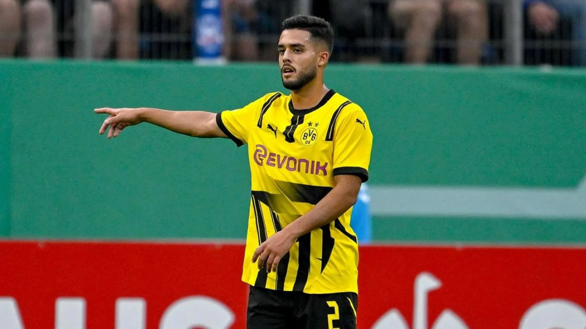 Yan Couto con el Borussia Dortmund