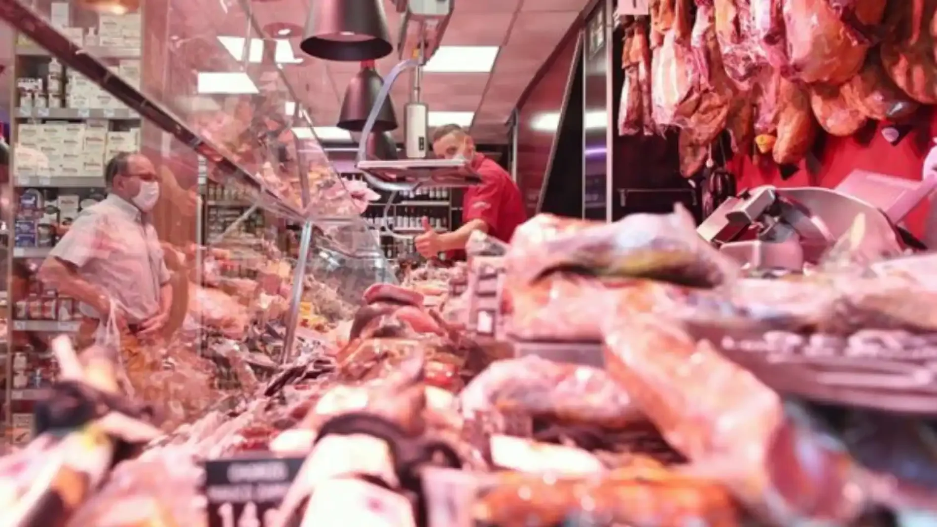 Soy carnicero y esta es la razón por la que jamás compraría pechuga de pollo en la carnicería: "Es un error fatal"