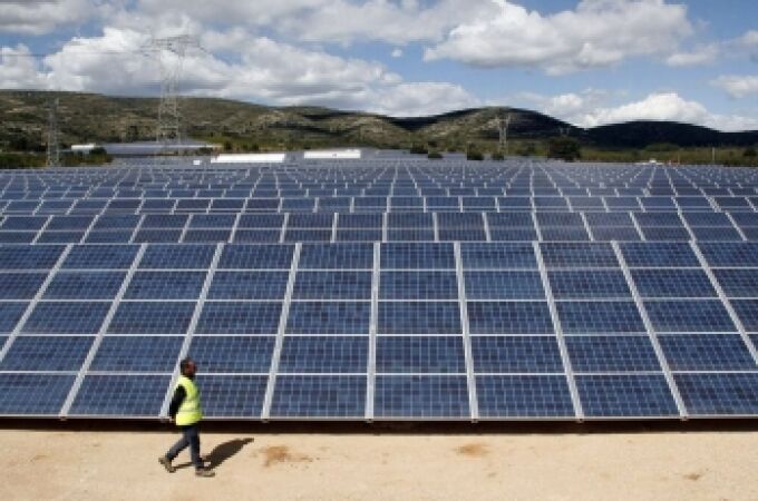 Instalación de plantas fotovoltaicas de Naturgy en Andalucía. La compañía cuenta con una hoja de ruta cuyo objetivo es alcanzar la neutralidad de emisiones en 2050