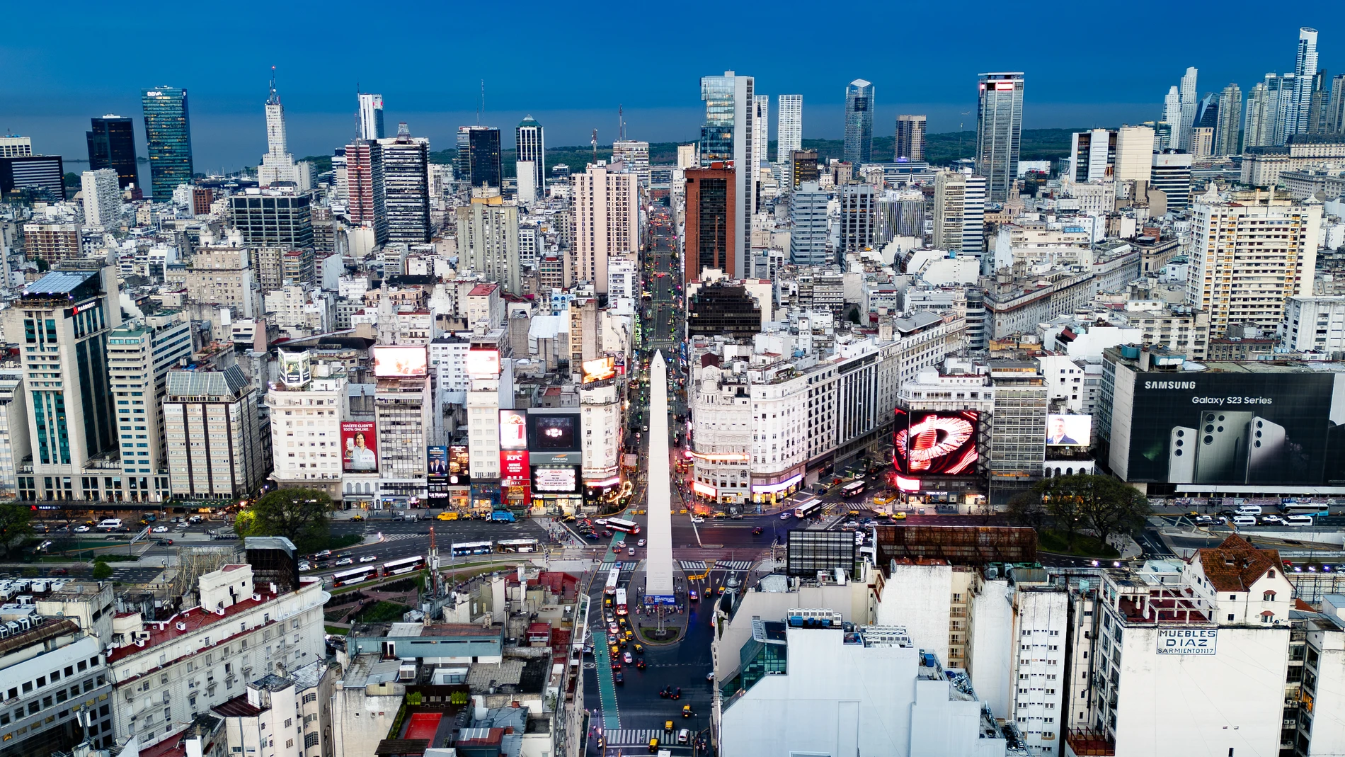 La capital argentina es arrebatadora y casi infinita