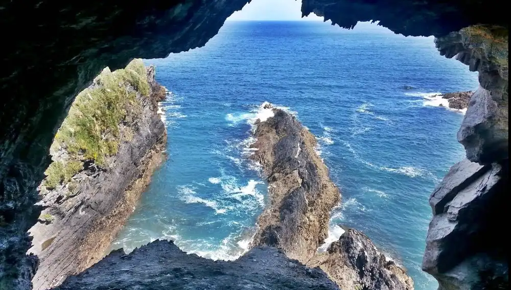 Así es la gruta secreta que Galicia esconde entre leyendas y acantilados