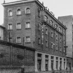 Imagen del edificio donde está actualmente RNE cuando se llamaba Radio Palencia en la calle Becerro de Bengoa de la capital