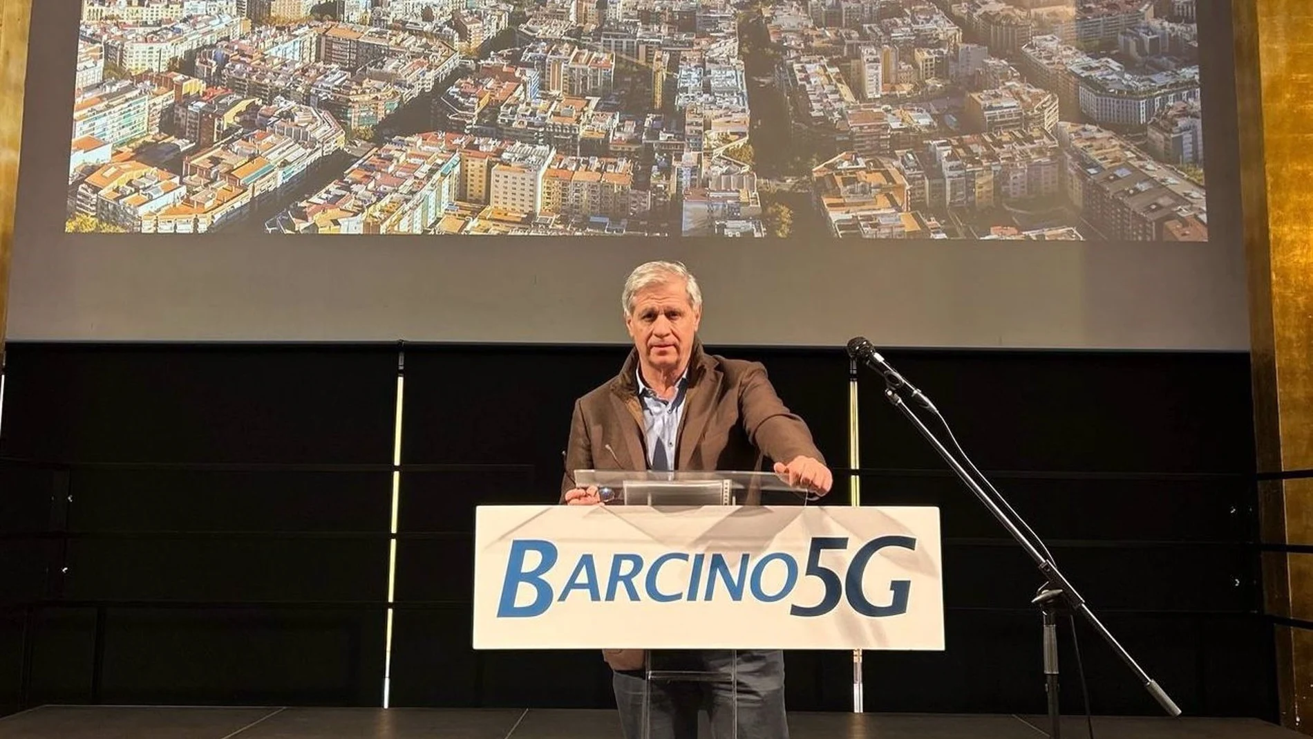 El presidente de Barcino5G, Alberto Fernández Díaz, durante la presentación de las propuestas de la asociación