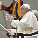 El Papa Francisco pasa "tranquilo" su primera noche de hospitalización por bronquitis