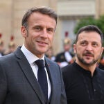 Macron aborda con Zelenski "un fin justo de la guerra" y pide a EEUU que convenza a Putin de parar la agresión