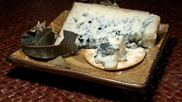 La bacteria clave se encuentra en productos lácteos fermentados, como el queso Cabrales