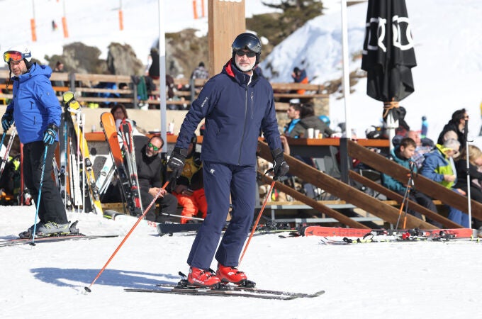 La velada de Don Felipe VI en un gastrobar de Baqueira durante su escapada  a la nieve