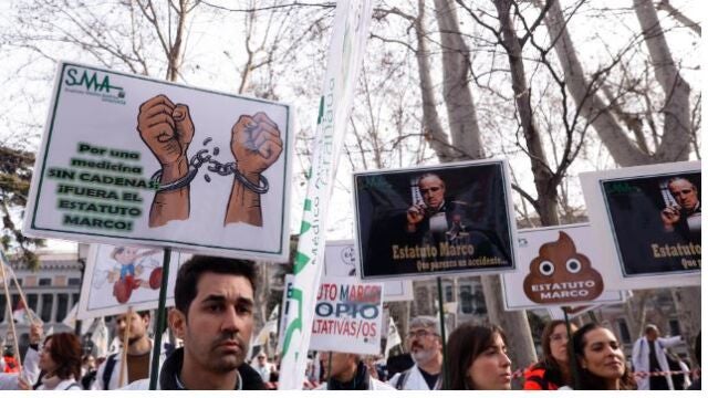 Concentraciones de médicos de toda España contra el Estatuto Marco del Ministerio de Sanidad