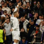 Mbappé celebra uno de sus goles al City