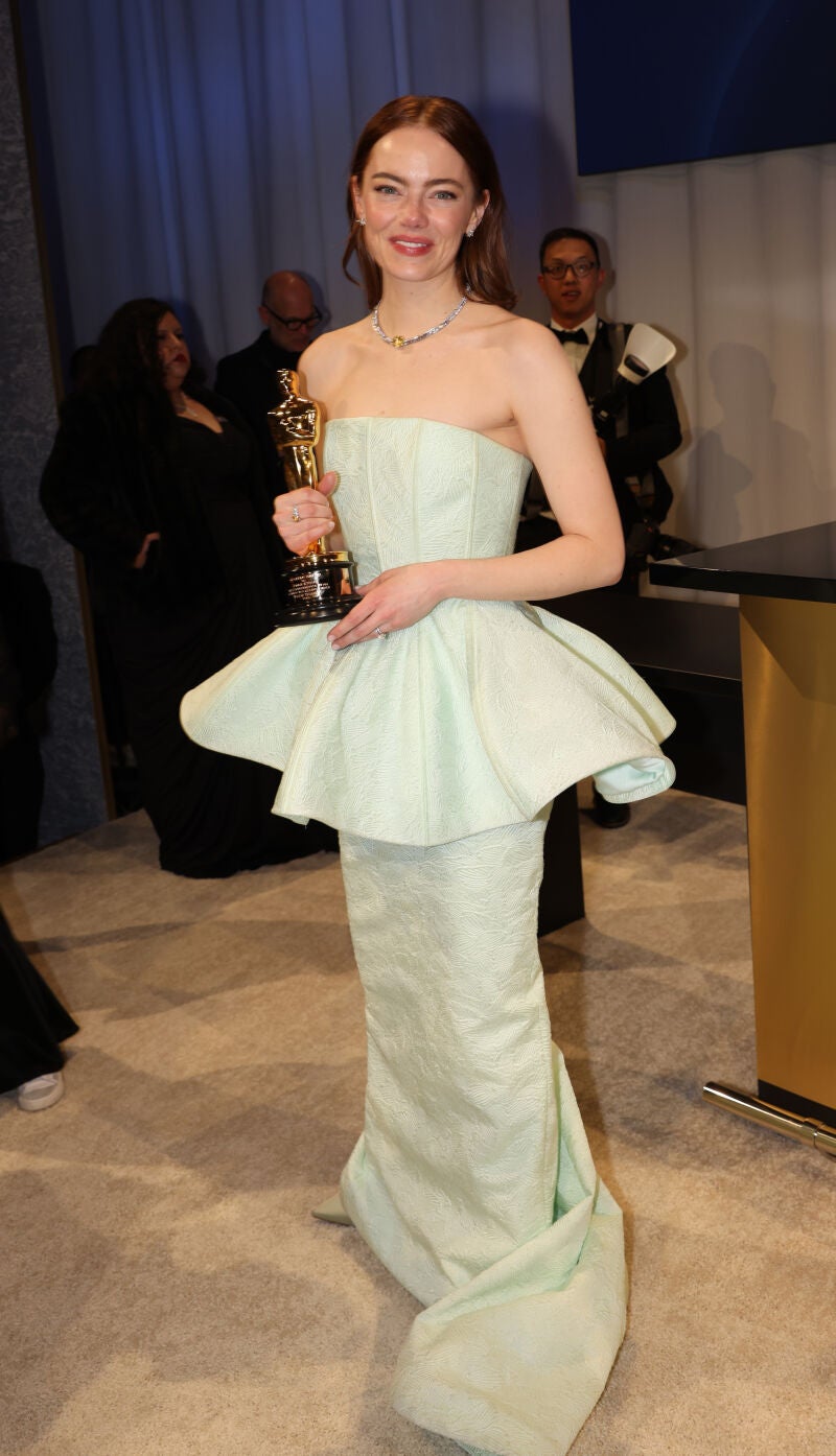 Emma Stone en los Premios Oscar 2024.