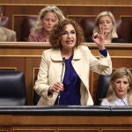 Montero protagoniza el Pleno del Congreso, tras el choque con Trabajo por el SMI