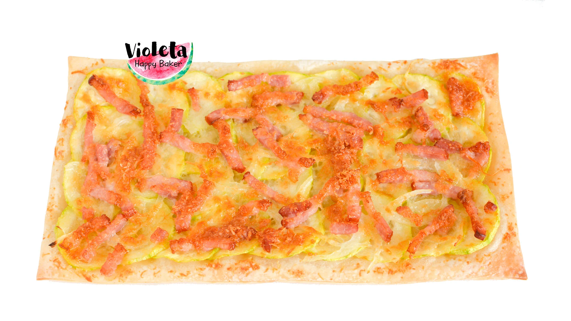 Pastel de hojaldre y calabacín con queso por encima