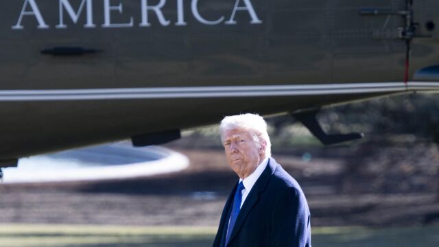 EEUU.- Trump ordena a las agencias que reduzcan sus regulaciones y medidas que excedan las atribuciones del Ejecutivo