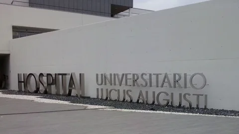 Entrada del Hospital Universitario Lucus Augusti.