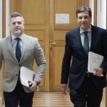 Carlos Fernández Carriedo junto a Julio López, antes de la rueda de prensa del Consejo de Gobierno