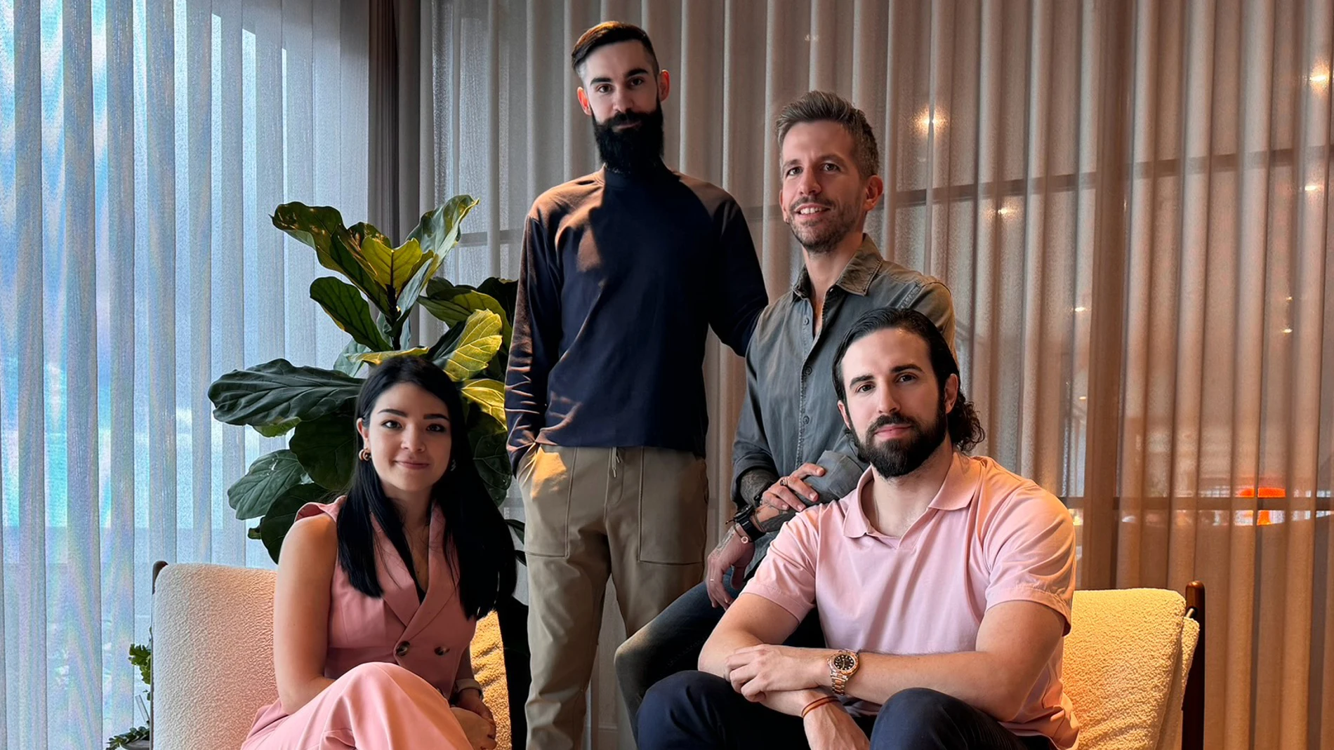 Andy Aguilar, CEO y cofundadora de Legit.Health, junto a Taig Mac Carthy, COO; Alfonso Medela, Chief AI Officer; Gerardo Fernández, CTO y el dermatólogo Antonio Martorell