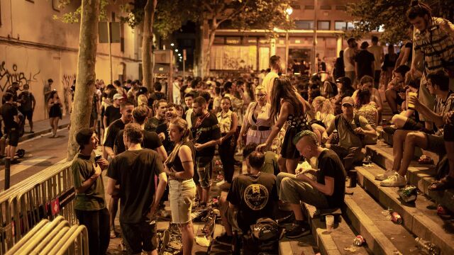 Adiós a las "rutas alcohólicas" en el Eixample de Barcelona